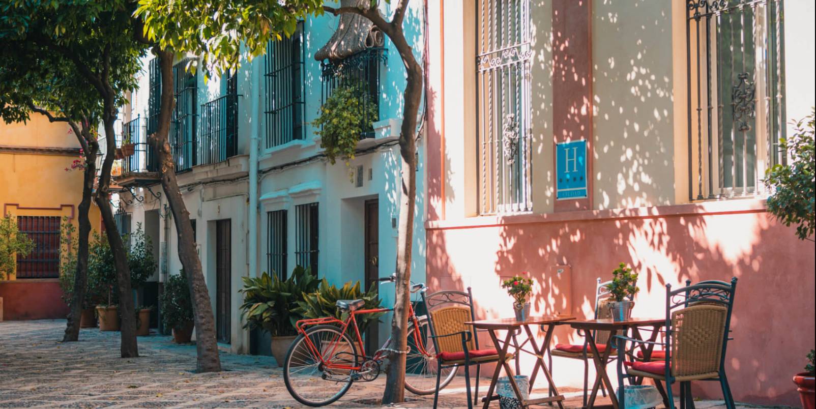 Façades de maisons à Séville